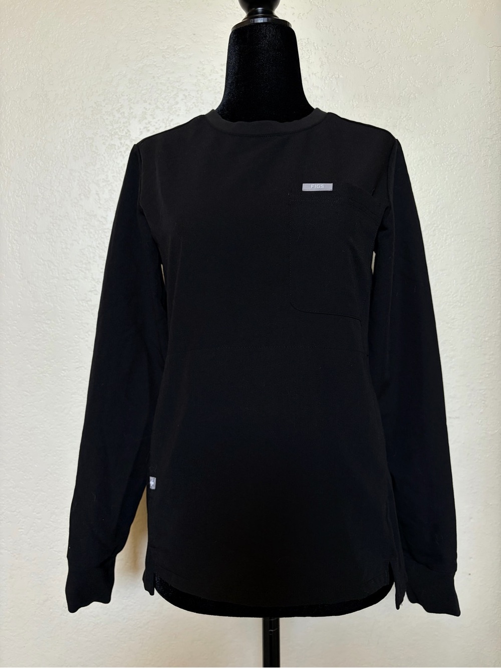 FIGS Women's Black Scrub Set - Long Sleeve Top & Zamora Jogger Pants - Technical